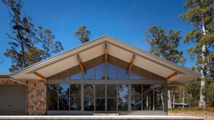 Hoobler Stone and Tas Oak laminated beams